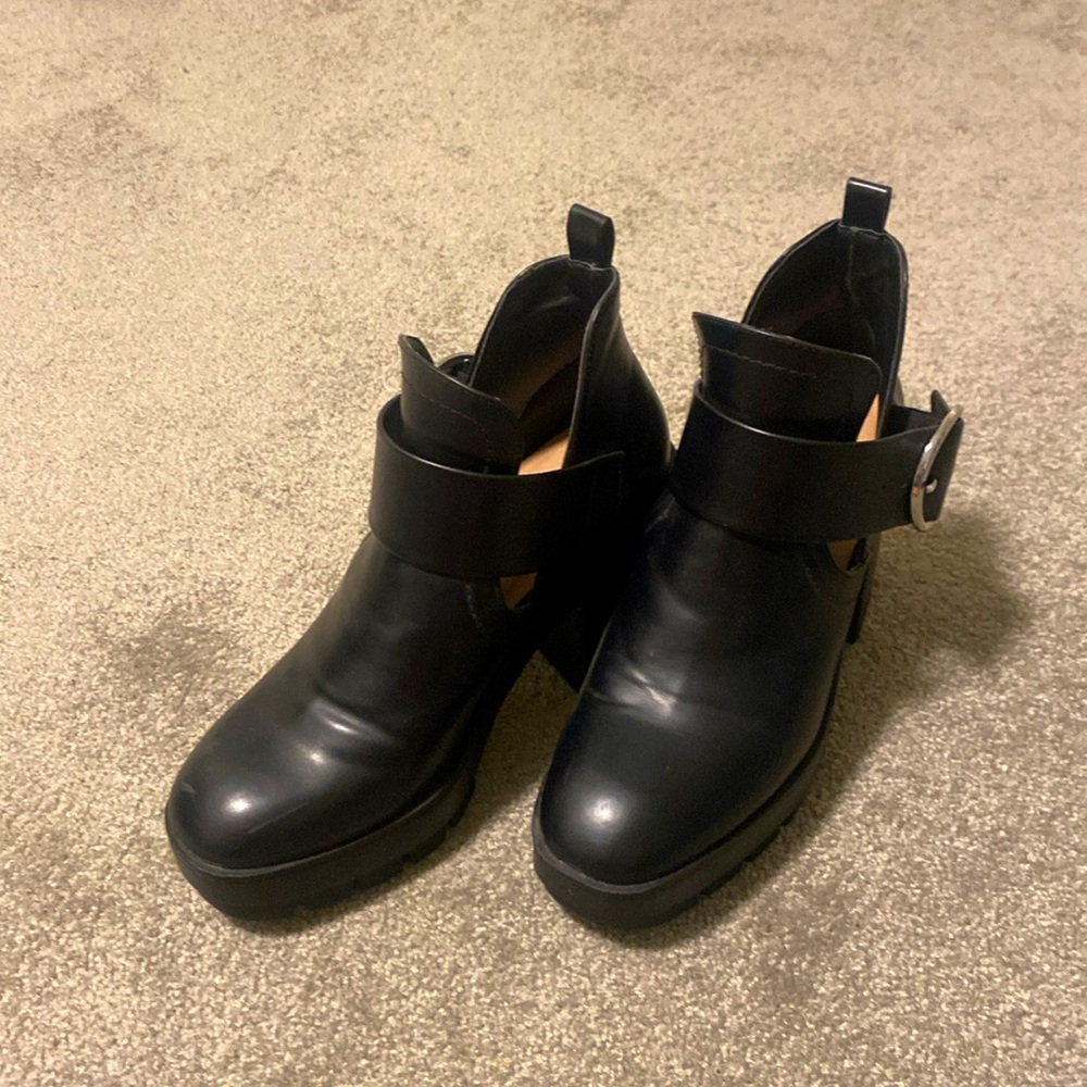 Platform ankle boots